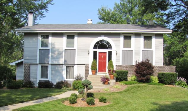 pretty home in central Hoffman Estates